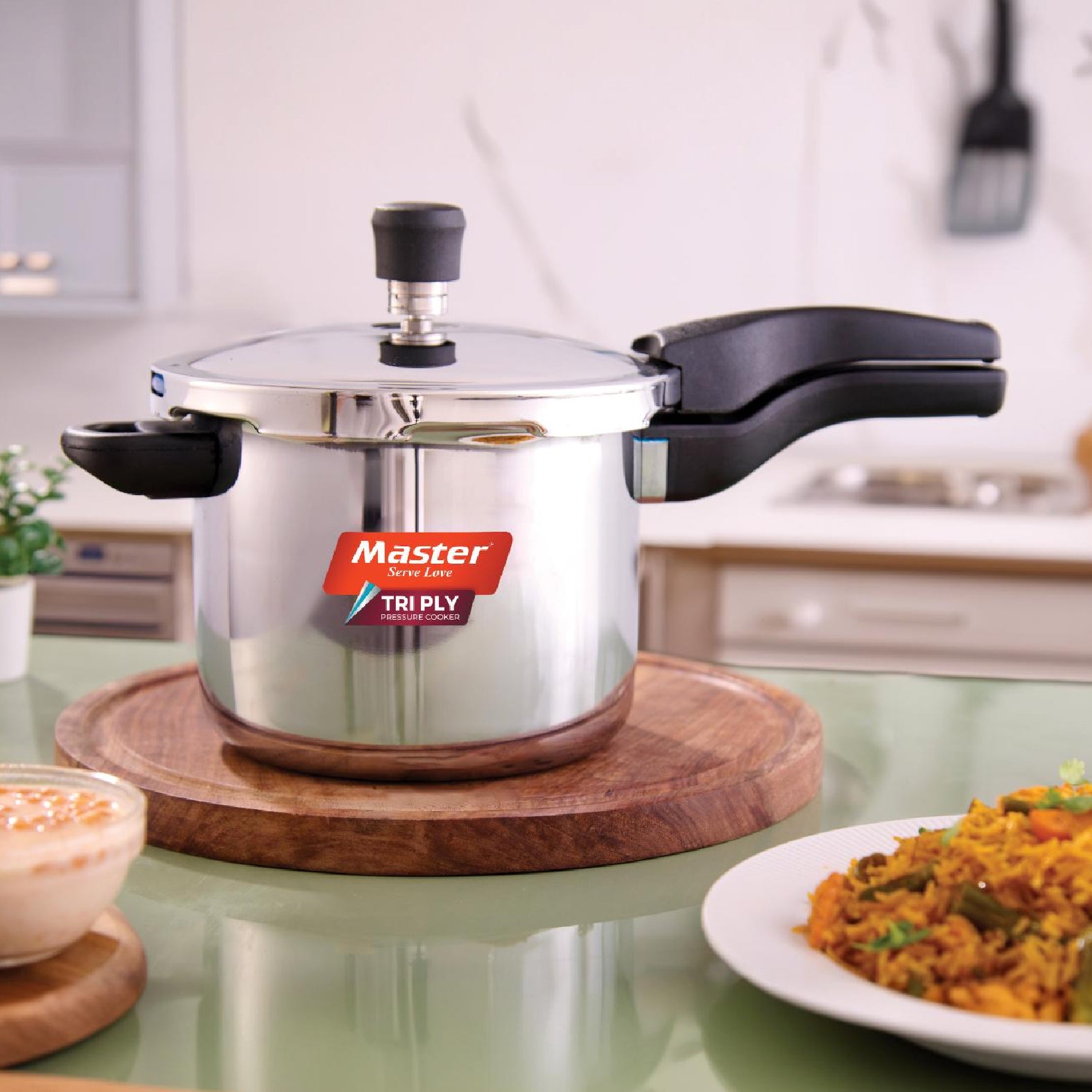 Nova 3L Tri Ply Flat Outer Lid Pressure Cooker - Induction Base - Master